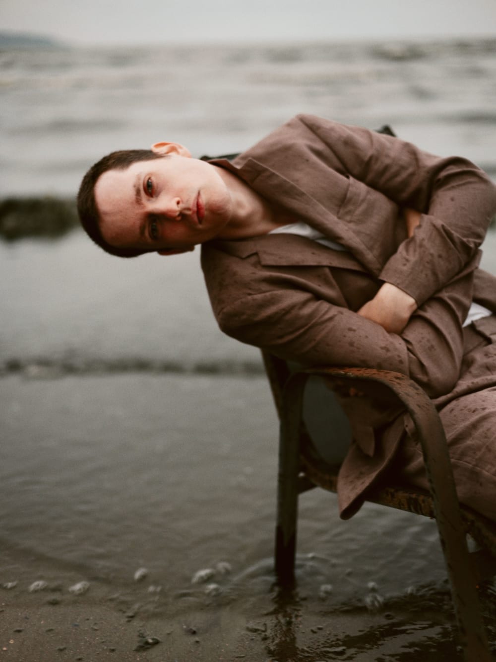 Joakim Hertze &mdash; Poserframes recreates the look of overscanned film for your digital photos &mdash; Get Wallflower, image 1