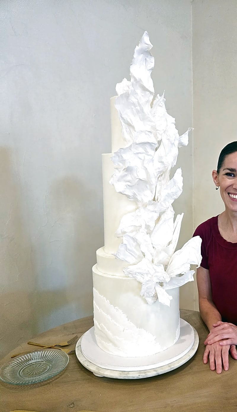 Lindon wedding cake at Wild Oak Venue, Utah County, by Sweet E's Bakery