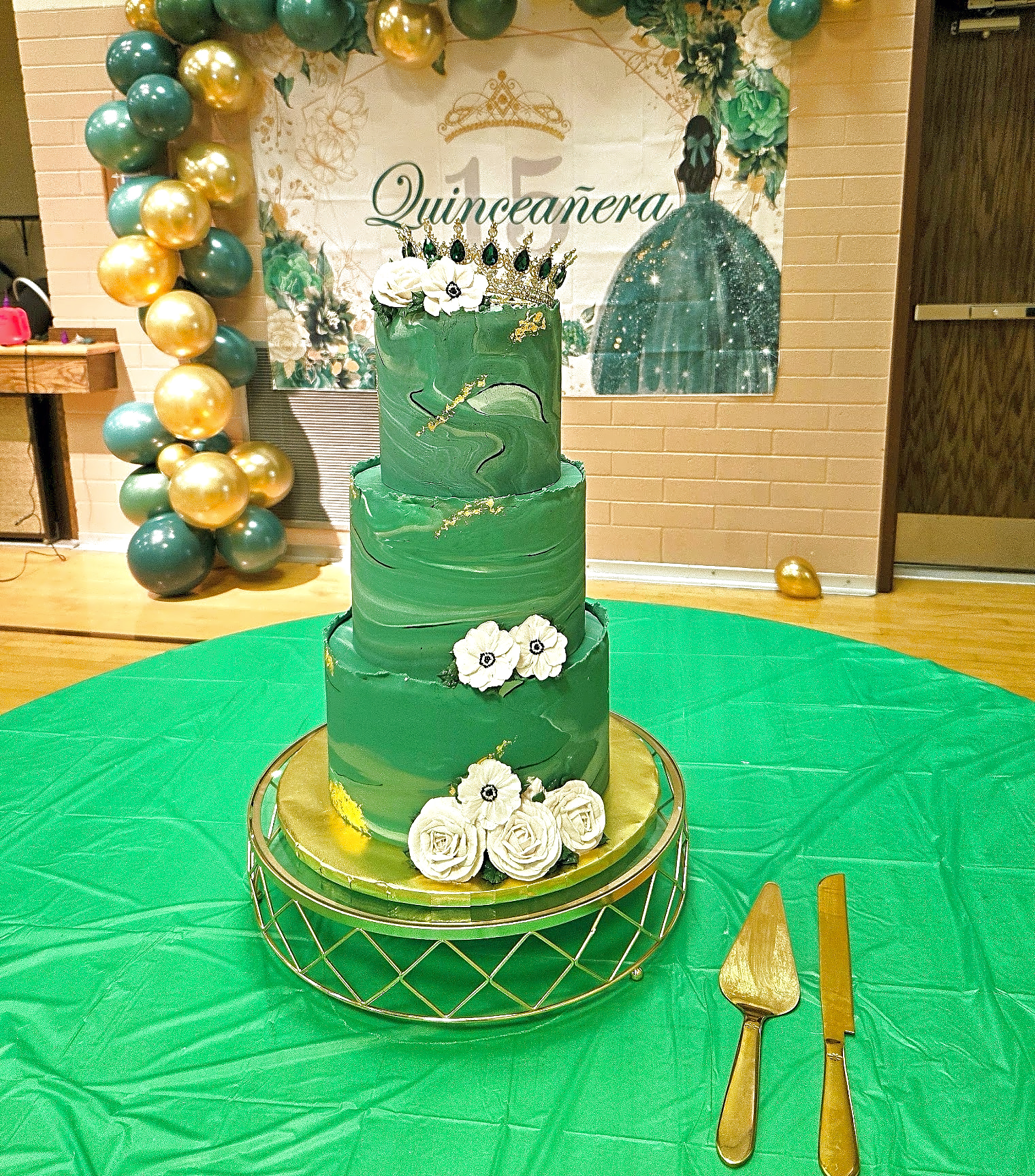 Payson Memorial Park wedding cake | Emerald Green | Sweet E's