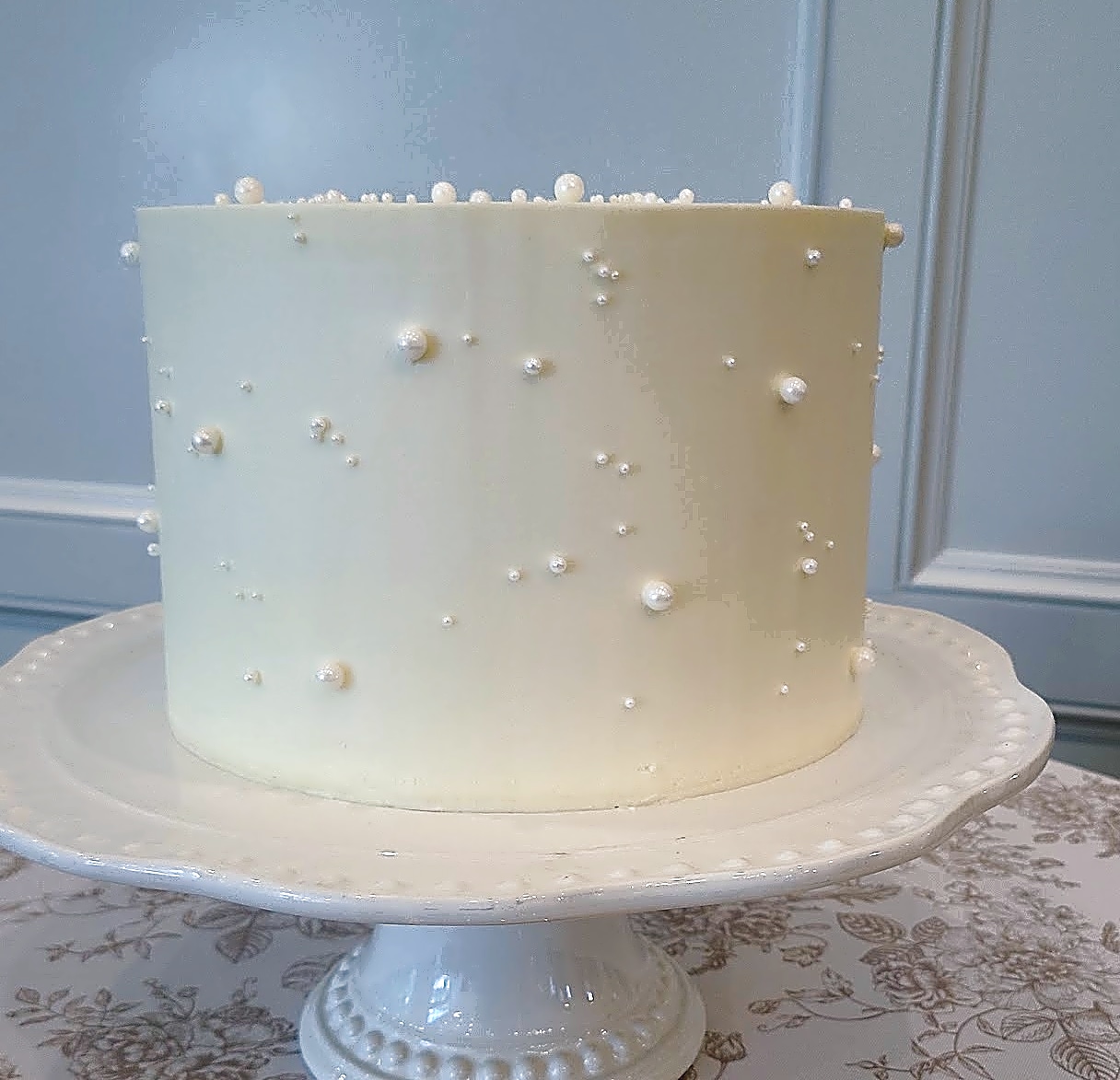Utah Wedding Cake: Elegant Pearl Design | Sweet E's