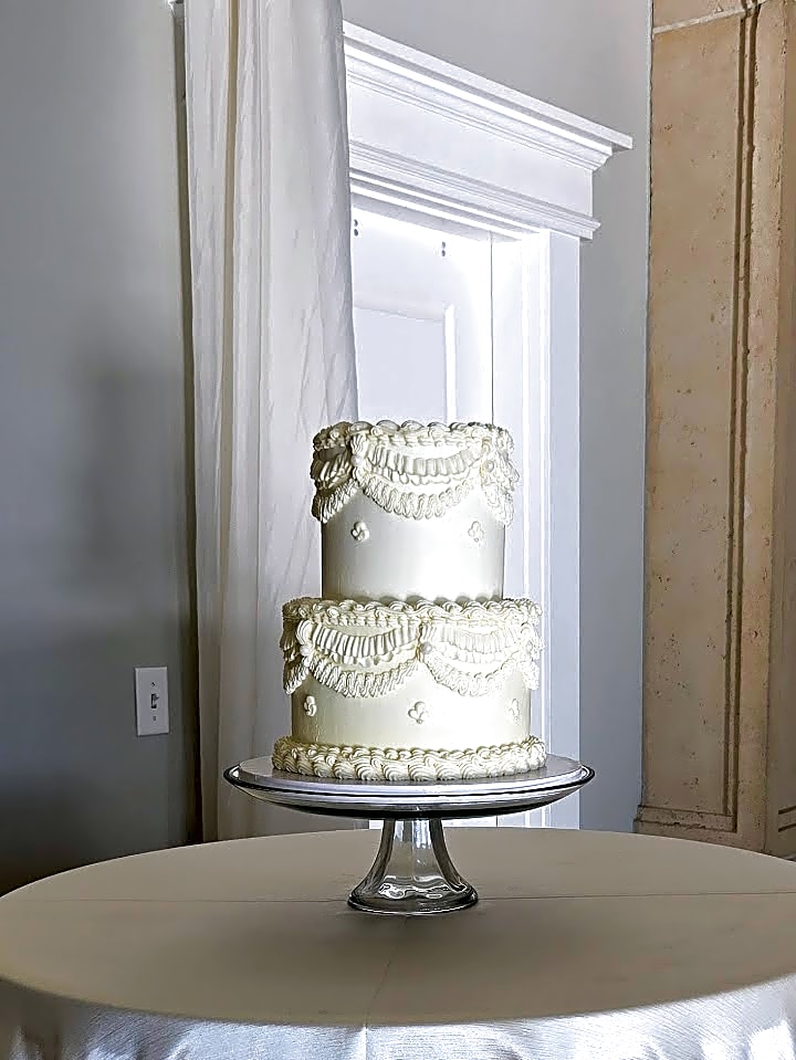 Orem wedding cake at Sleepy Ridge by Sweet E's Bakery