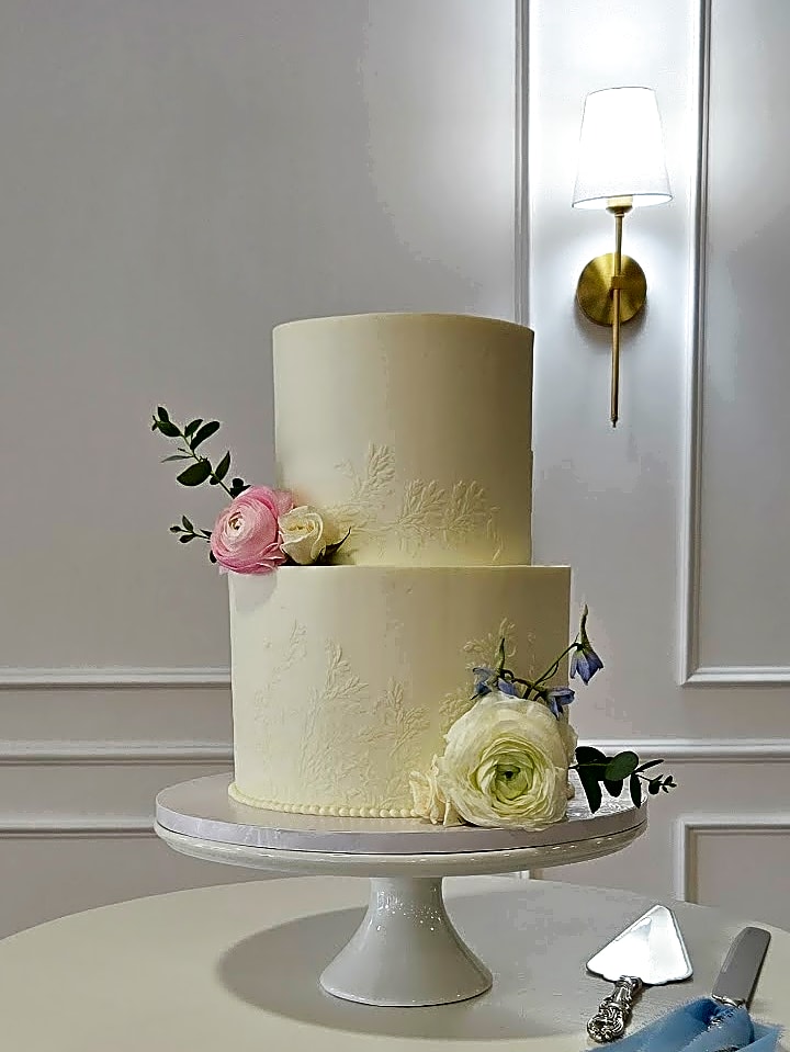 Provo wedding cake at La Fete by Sweet E's Bakery