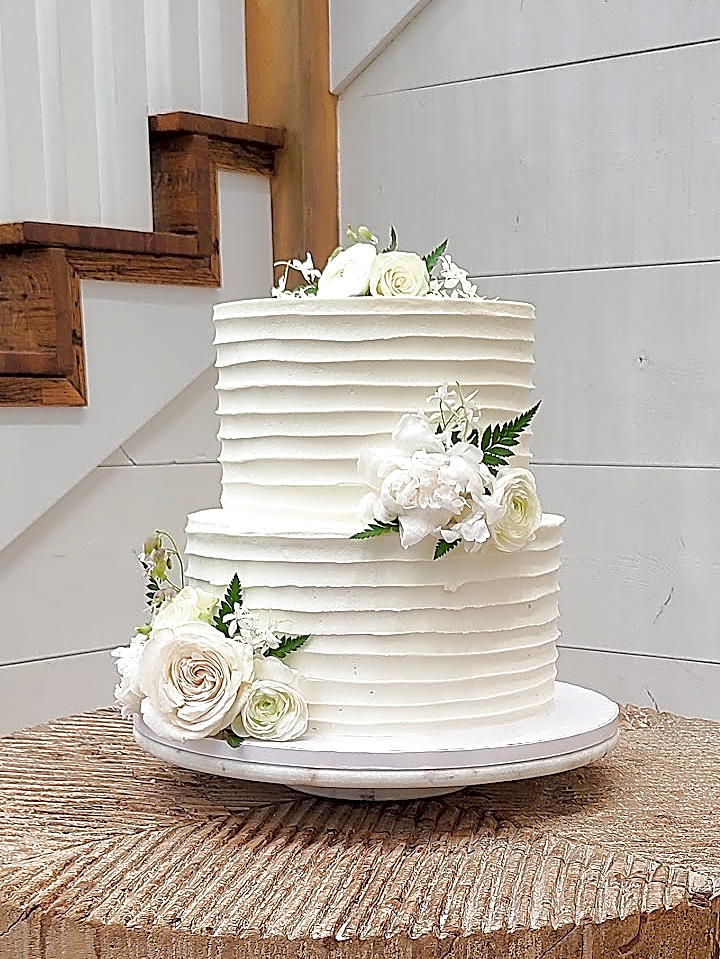Utah Wedding Cake with Elegant Buttercream | Sweet E's