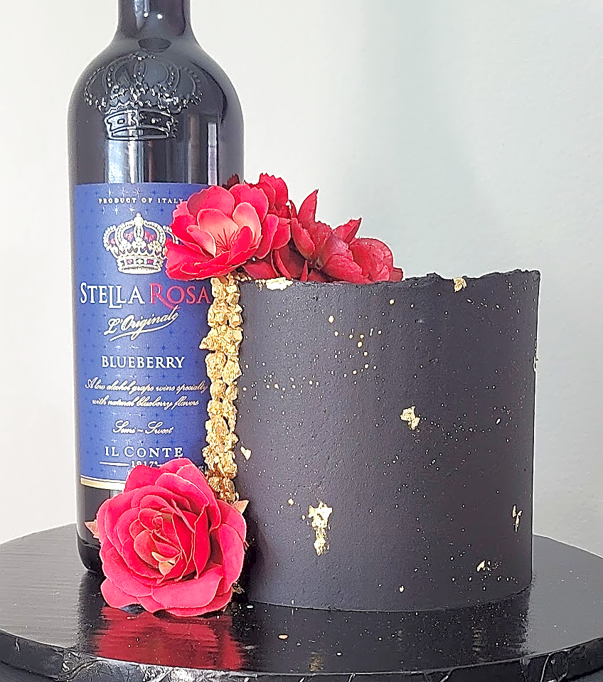Utah Wedding Cake: Bold Black & Gold Elegance | Sweet E's