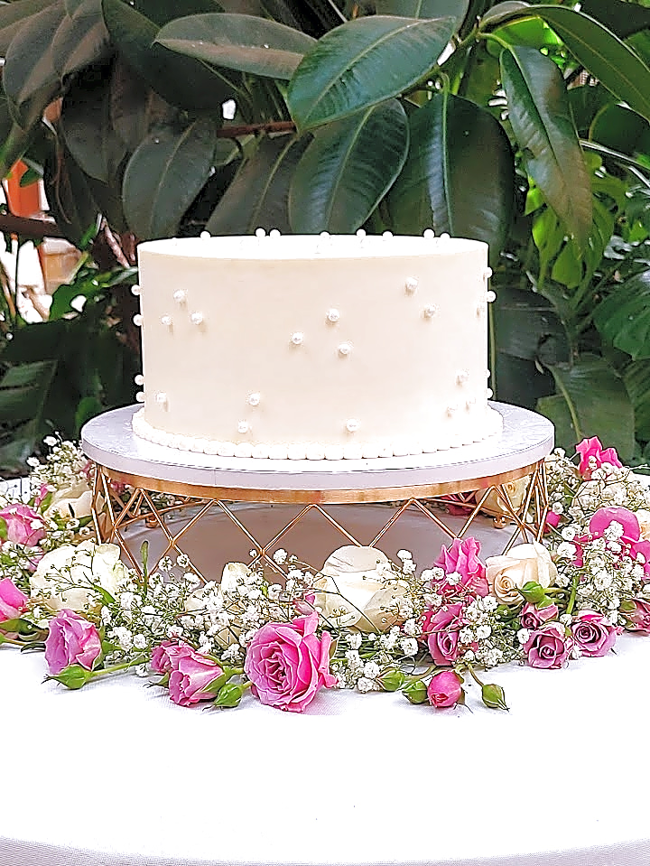 Utah Wedding Cake: Elegant Single Tier Pearl Design | Sweet E's