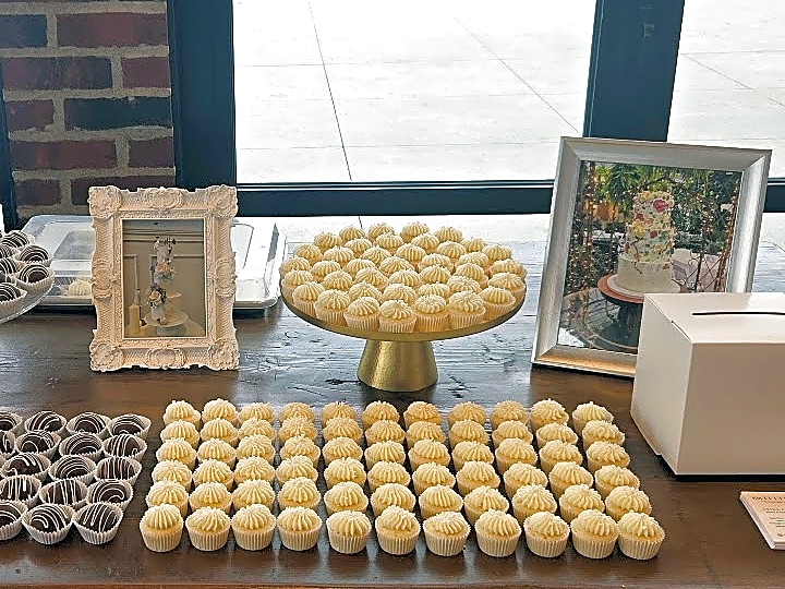 Utah Wedding Cake: Classic White Scrollwork Elegance | Sweet E's