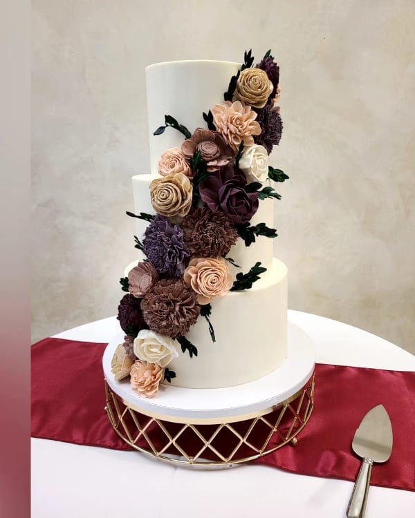 Mapleton wedding cakes by Sweet E's Bakery — custom design