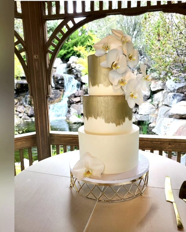 Draper wedding cakes by Sweet E's Bakery — custom design