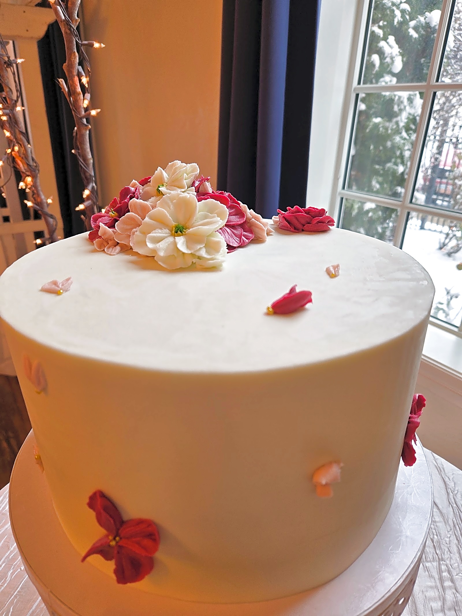 The 1903 Venue wedding cake with Buttercream Flowers | Sweet E's