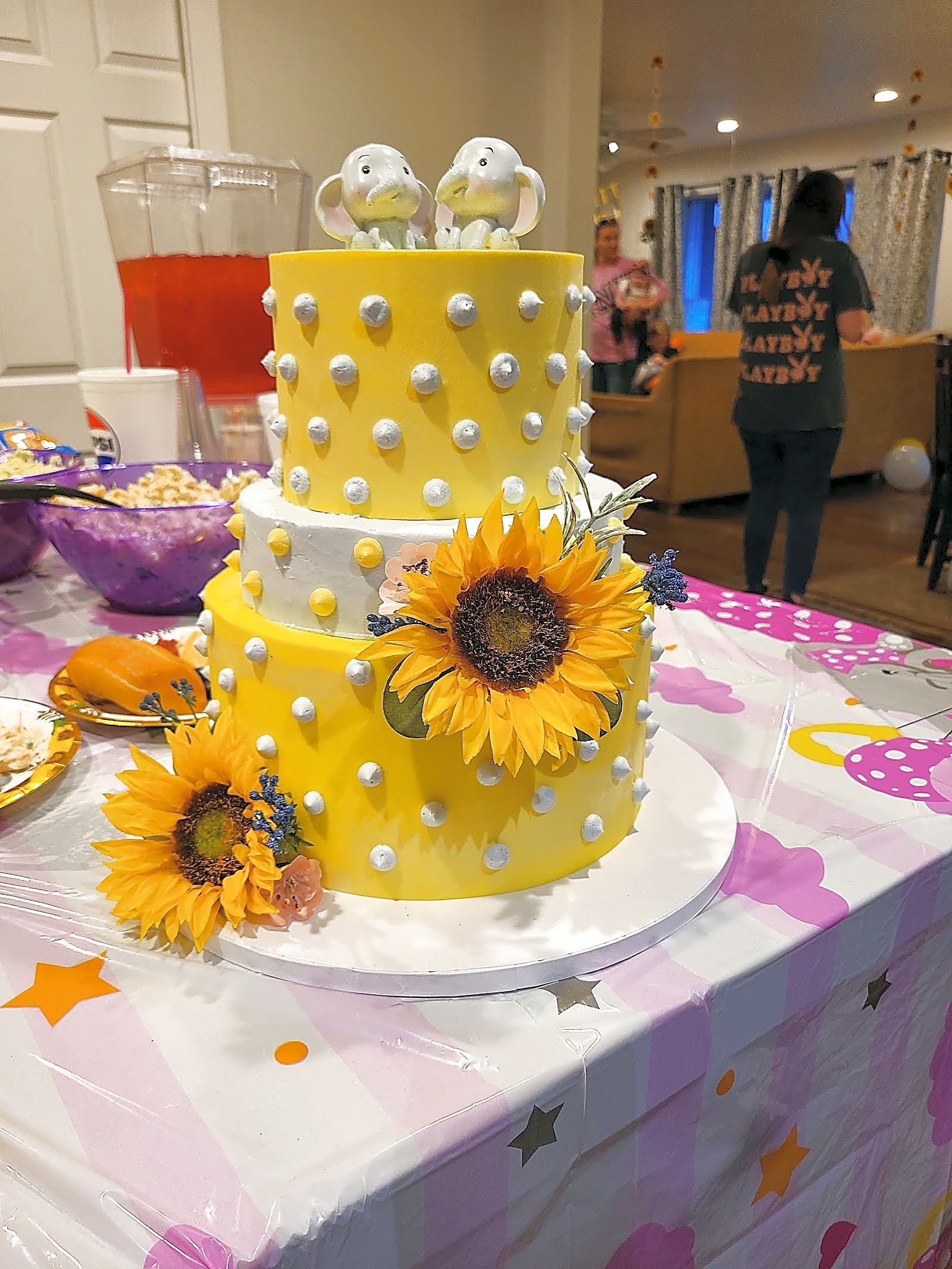 Utah Wedding Cake: Yellow & White Polka Dot Design | Sweet E's