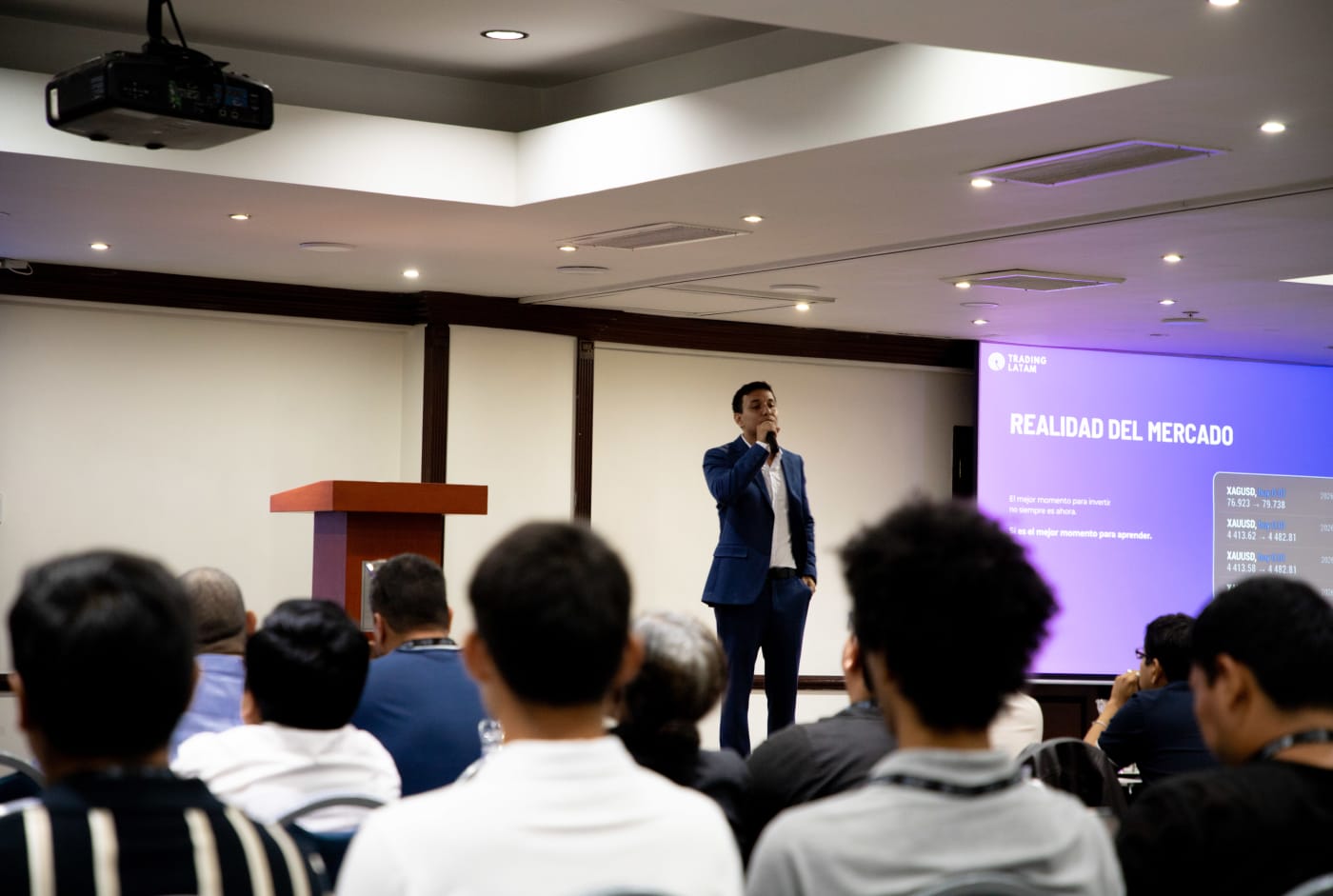 Evento presencial de Trading-Latam: análisis de mercado en vivo ante la comunidad de traders en Latinoamérica