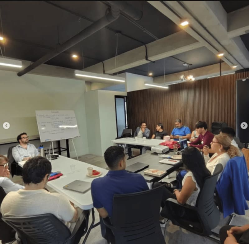 Sesión de trabajo de Trading-Latam creando un broker de trading
