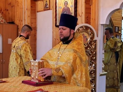 Епископ Савва совершил Божественную Литургию в храме святого апостола Андрея Первозванного села Айдар