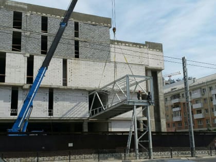 В Белгороде начали строить надземный переход к Центральному рынку