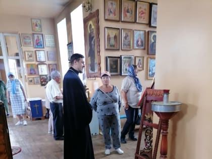 Делегация Волоконовского района посетила Покровский храм поселка Вейделевка в рамках проекта «К соседям в гости»