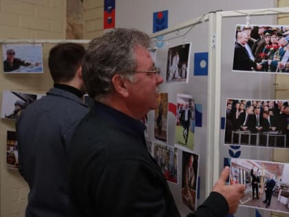 В Белгороде открылась фотовыставка, посвящённая президенту России