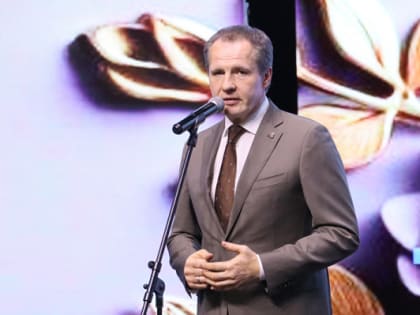 Высокие награды и душевные слова благодарности – в Белгороде поздравили социальных работников с профессиональным праздником