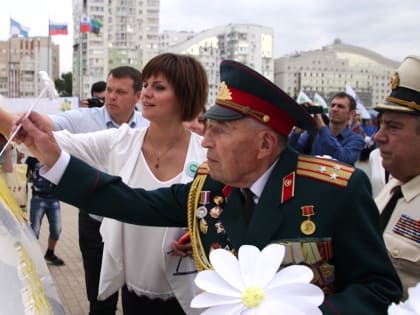 Акция «Белый цветок» собрала почти 2 млн рублей