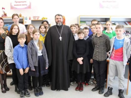 Круглый стол «Свет под книжной обложкой» прошёл в библиотеке села Коньшино