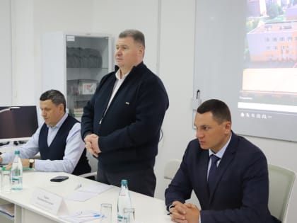 Глава администрации Белгородского района Владимир Перцев встретился с родителями и учащимися выпускных медицинских классов