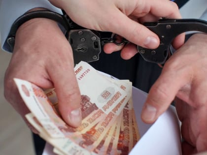 Одного из руководителей Старооскольской окружной больницы подозревают в получении взятки