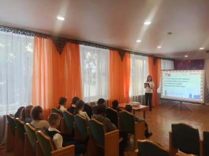 Троицкие культработники губкинской территории провели беседу «У дорожных правил каникул нет!»