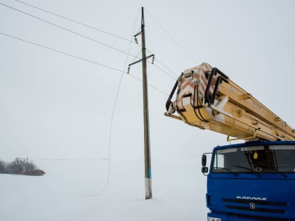 Белгородские энергетики восстанавливают повреждённые после ледяного дождя ЛЭП