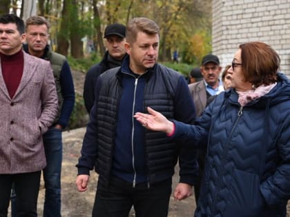 Мэр Белгорода рассказал о благоустройстве дворовой территории около дома № 1а по проспекту Ватутина