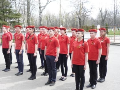 Губкинские школьники продолжили вступать в ряды юнармейцев