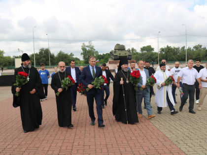 Епископ Софроний принял участие в памятном мероприятии у мемориала «В честь героев Курской битвы»