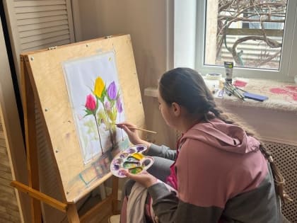 Обучающиеся творческого объединения "Свет и Цвет" создали красивые картины, которые примут участие во Всероссийском конкурсе рисунков