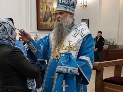 Епископ Савва совершил всенощное бдение в Свято-Николаевском кафедральном соборе города Валуйки