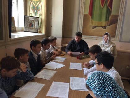 В воскресной школе Свято-Троицкого кафедрального собора города Алексеевка состоялись выпускные и переводные экзамены для воспитанников школы