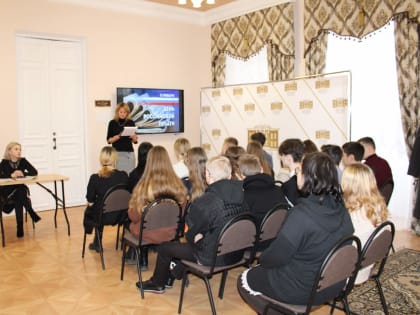 В Чернянском краеведческом музее учащиеся Чернянской средней школы № 2 встретились с главным редактором газеты «Приосколье»