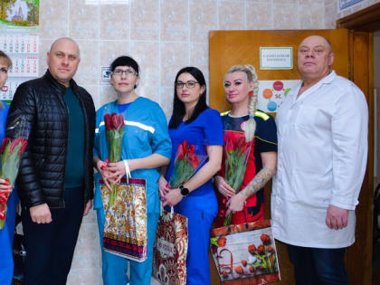 Власти Краснояружского и Ракитянского районов поздравили сотрудниц экстренных служб с 8 Марта