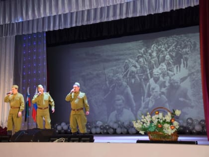 Благочинный Вейделевского округа посетил годовое отчетное мероприятие посвященное итогам социально-экономического развития Вейделевского района