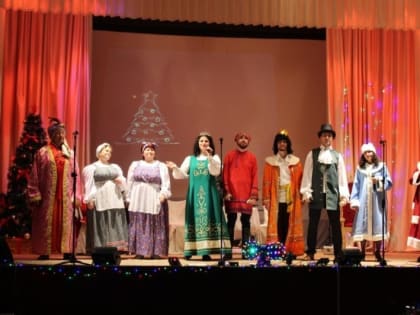 Жители и гости села Бобровы Дворы посетили премьеру мюзикла «По щучьему веленью!»