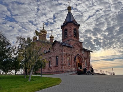 Епископ Софроний совершил Литургию в Богородице-Тихвинском женском монастыре