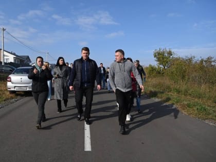 Мэр Белгорода встретился с многодетными семьями, которые этим летом переехали в новый жилой сектор