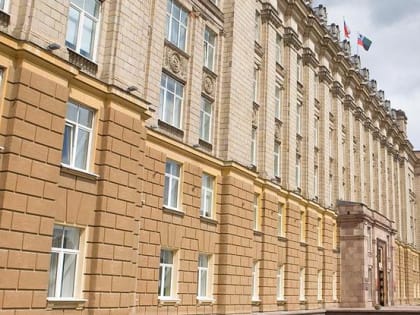 Гладков поручил посчитать расходы белгородских чиновников на бумагу