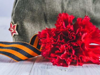 Михаил Лобазнов и Галина Колесникова поздравили губкинцев с Днём защитника Отечества