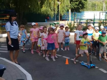 Белгородские автоинспекторы провели интерактивные занятия по дорожной безопасности для дошкольников
