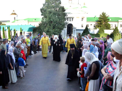 Преосвященнейший епископ Савва принял участие в соборном богослужении в Задонском Рождество-Богородицком мужском монастыре