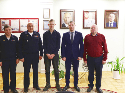 В Белгороде наградили студента, спасшего троих при обстреле Белгорода 30 декабря