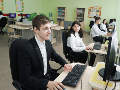 Ученики с 8 по 11 класс смогут пройти бесплатные двухлетние курсы программирования «Код будущего»