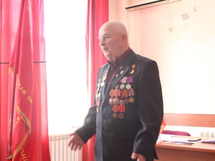 Взят курс на укрепление рядов комсомола