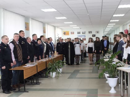 В МБОУ «Иловская СОШ им. Героя России В.Бурцева» состоялся 20-й турнир по волейболу, посвященный памяти выпускника нашей школы, героя России Владимира Васильевича Бурцева