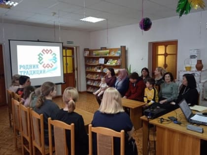 Сотрудники библиотеки села Скородное провели маршрут выходного дня «Родник традиций»