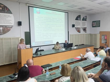 Специалисты Белгородской испытательной лаборатории рассказали ветврачам крупных сельхозпредприятий области о  профилактике инфекционных и незаразных  болезней сельскохозяйственных 