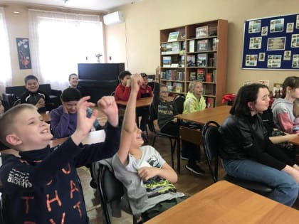 «Меж звёзд и галактик»